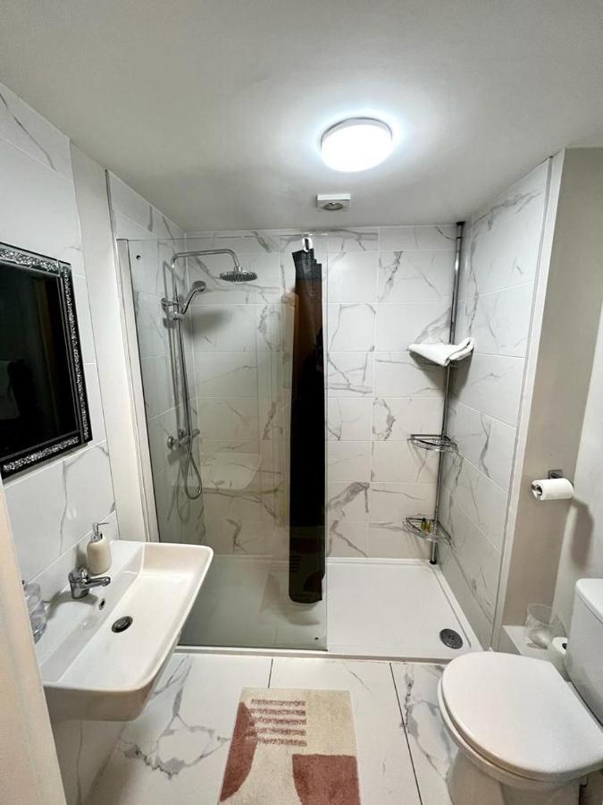 Lovely 2- Bedroom Apartment In Belfast Exterior photo
